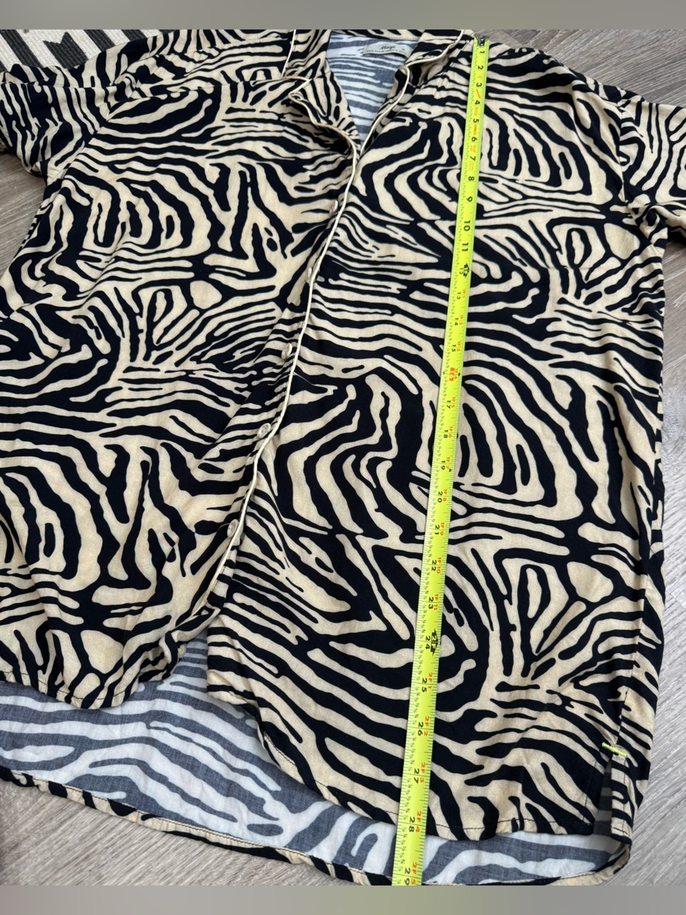 Maaji Womens Animal Print Sole Shirt Medium Multi Button Up Top - Picture 5 of 7